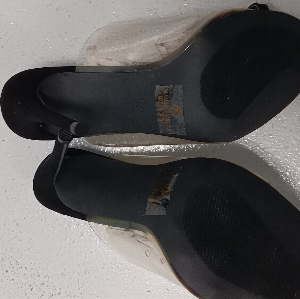 Black High Heels - Picture 2 of 2